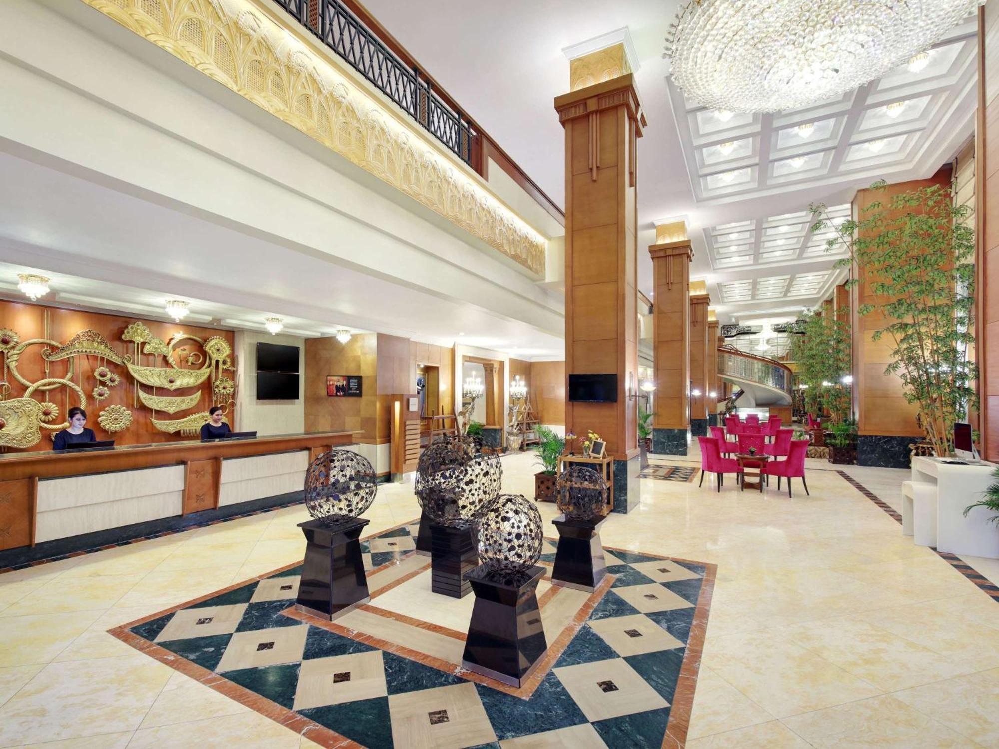 Novotel Solo Exterior photo