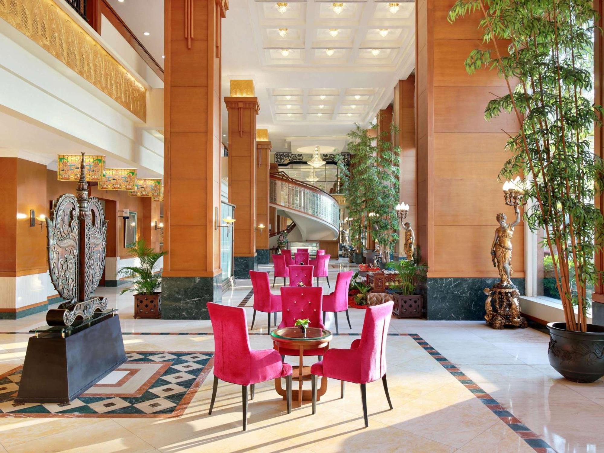 Novotel Solo Exterior photo