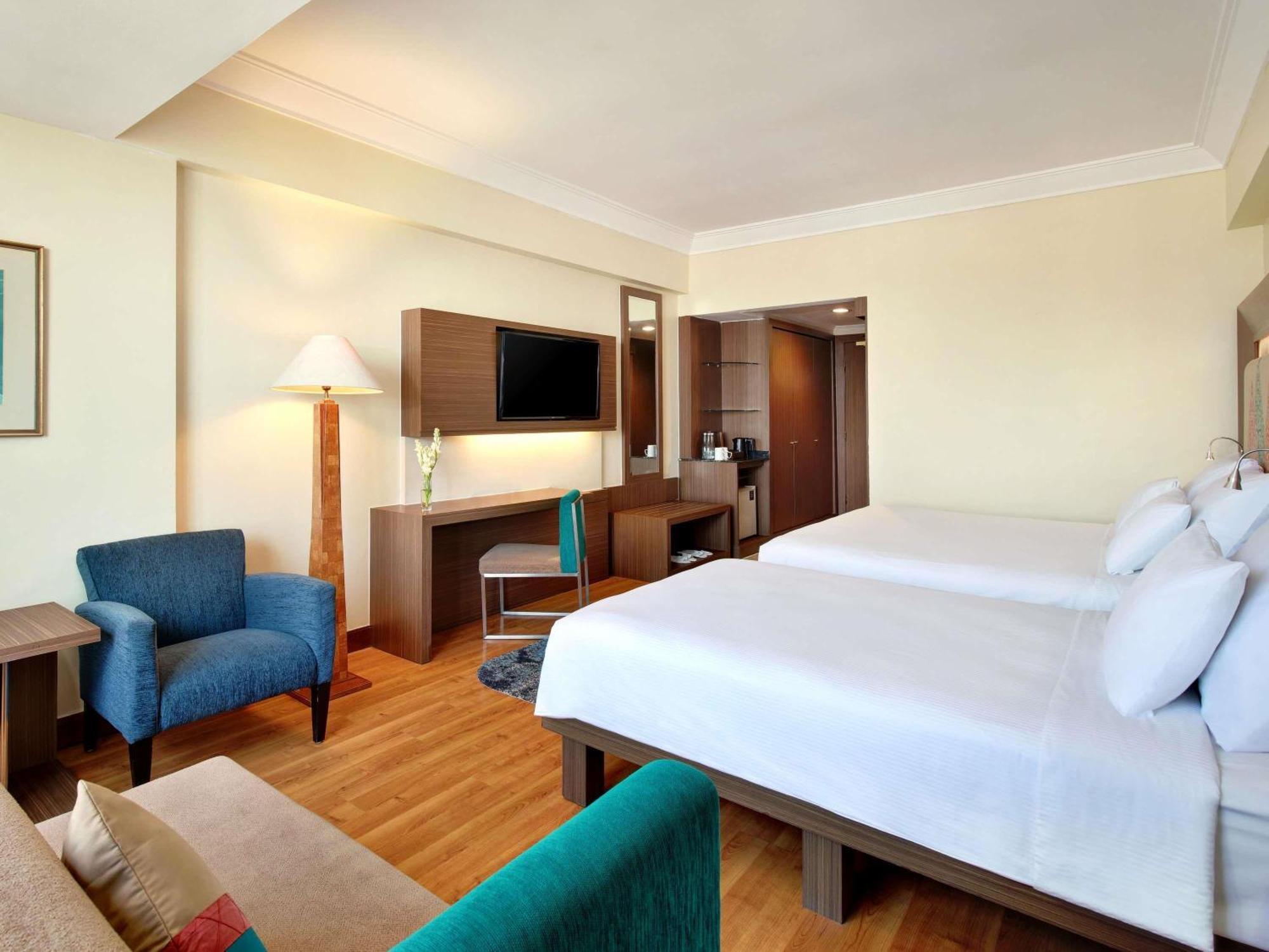 Novotel Solo Exterior photo